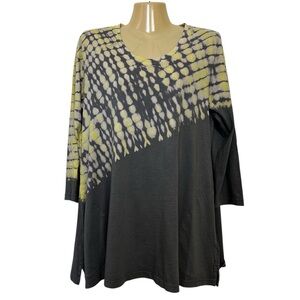 LOGO by Lori Goldsteinin Tie Dyed Swing Top with Pockets